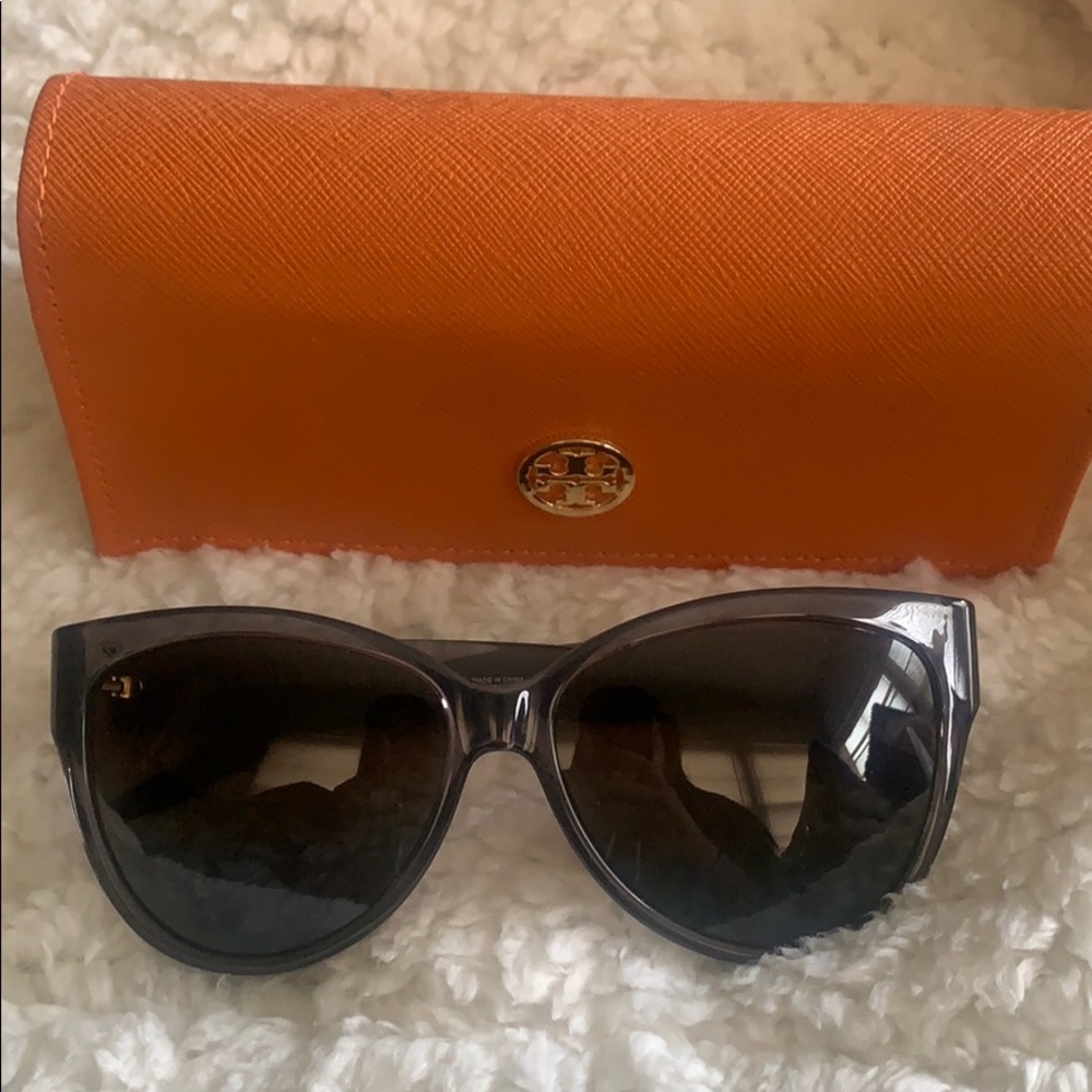 Tory Burch Sunglasses 🕶 TY9033